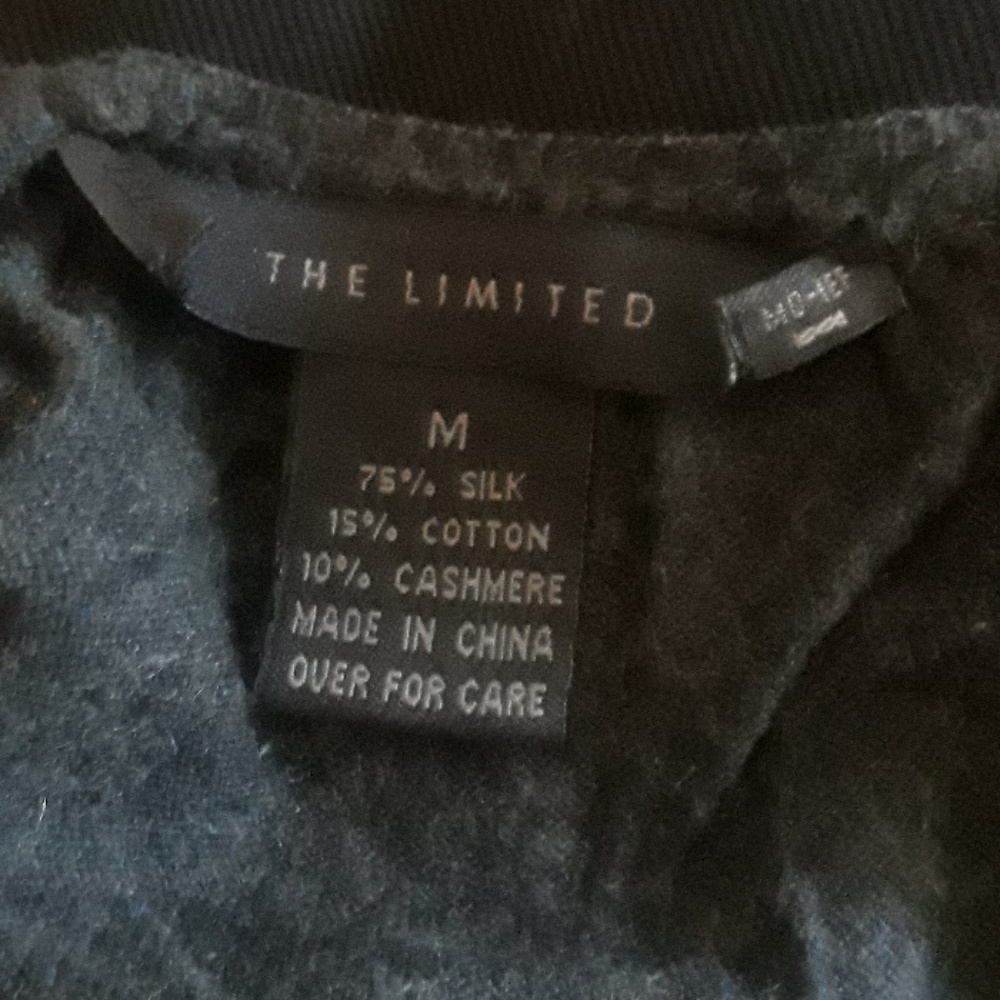 Gray Blouse - Picture 6 of 6